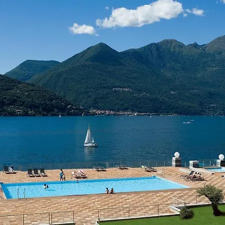 Italian Lakes 2 Bedroom With Pool