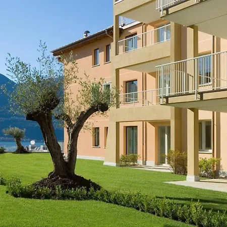 Italian Lakes 2 Bedroom With Pool